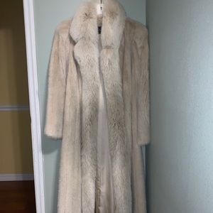 Jacobson’s fur coat (real)